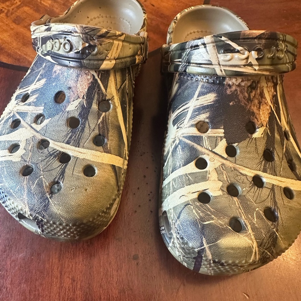 Crocs Kids Camo Slip-On Clogs - Olive Green - Picture 7 of 7